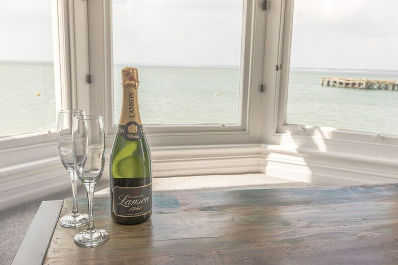 Pier View Apartment At Beach House