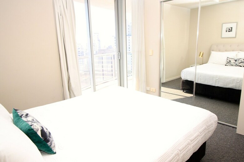 Apartamentos Peep Sleep Chevron Towers