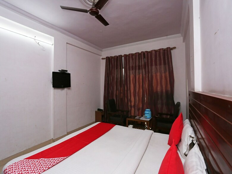 Oyo 35366 Hotel Shiv Murti