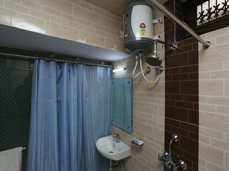 Oyo 35366 Hotel Shiv Murti