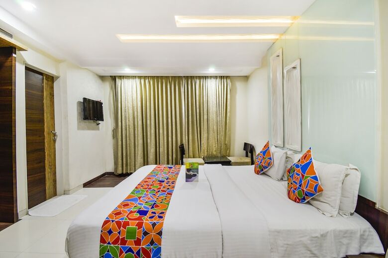 Fabhotel Om Sai International