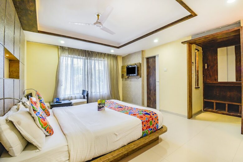 Fabhotel Om Sai International