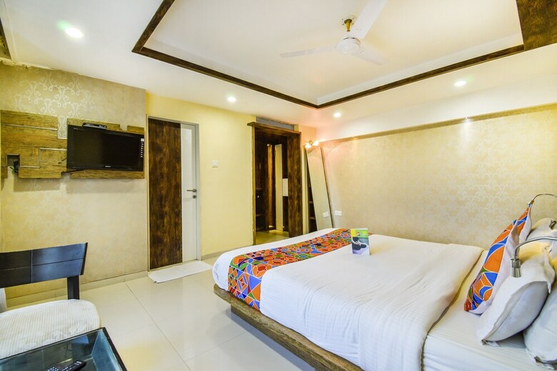 Fabhotel Om Sai International