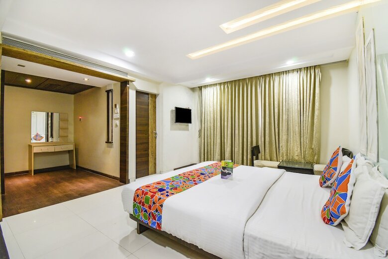 Fabhotel Om Sai International