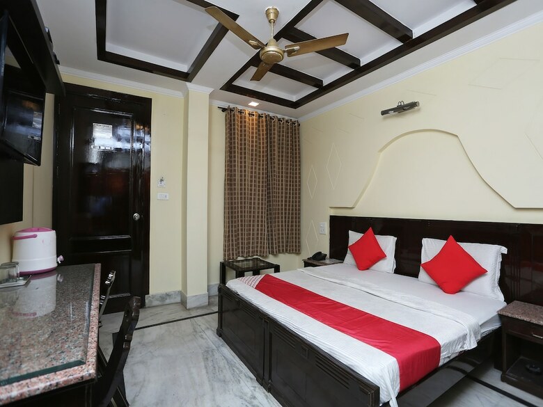 Oyo 12400 Hotel Prem Bihari