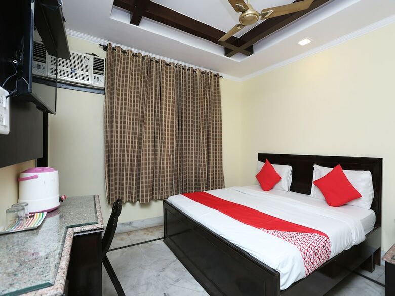 Oyo 12400 Hotel Prem Bihari