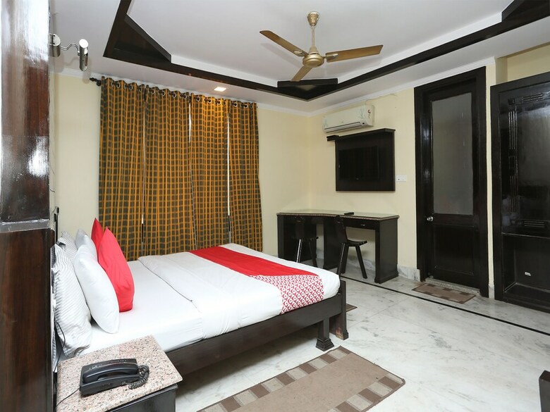 Oyo 12400 Hotel Prem Bihari