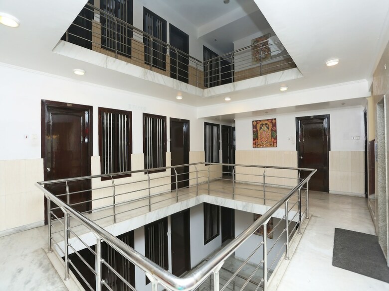 Oyo 12400 Hotel Prem Bihari