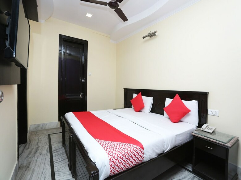 Oyo 12400 Hotel Prem Bihari