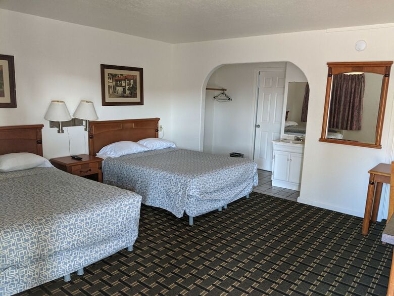 Motel Deluxe Inn