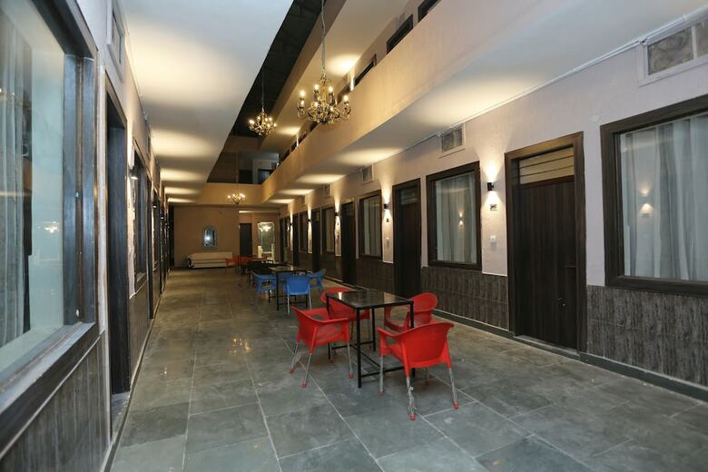 Hotel Oyo 27965 The Heaven