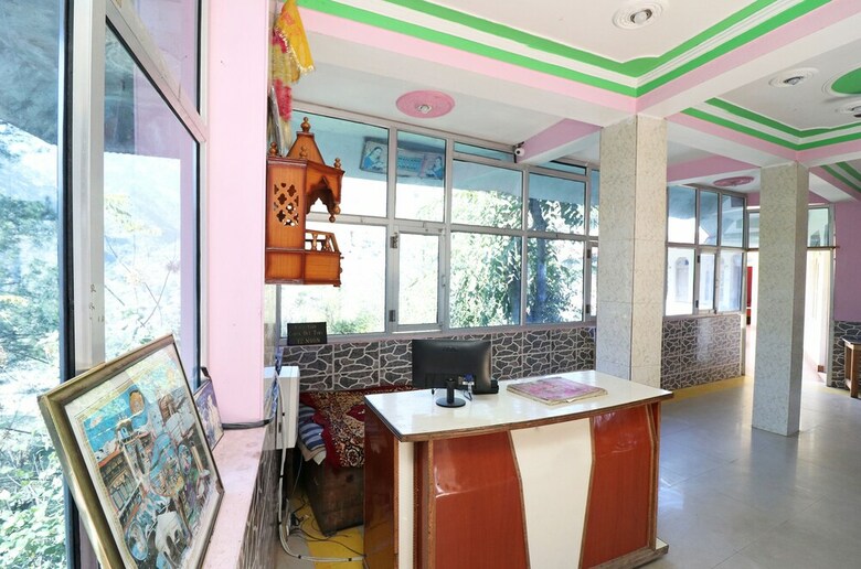 Oyo 22960 Hotel Riya Residency