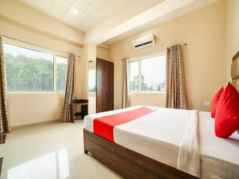 Hotel Capital O 37423 Golden Leaf