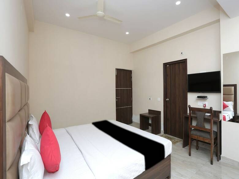Hotel Capital O 37423 Golden Leaf