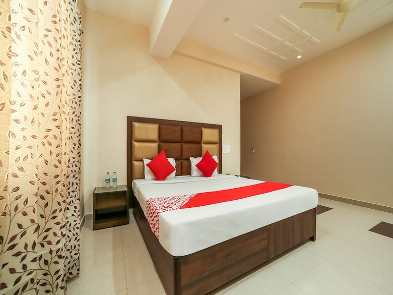 Hotel Capital O 37423 Golden Leaf