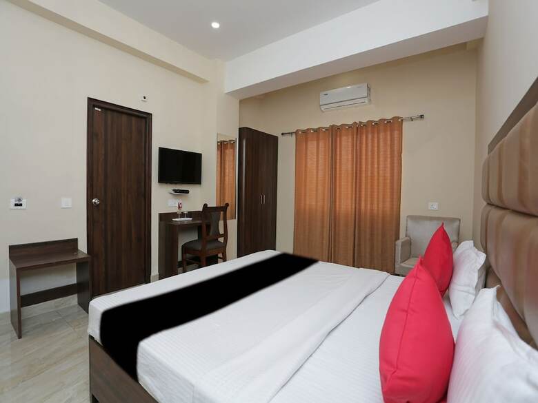 Hotel Capital O 37423 Golden Leaf