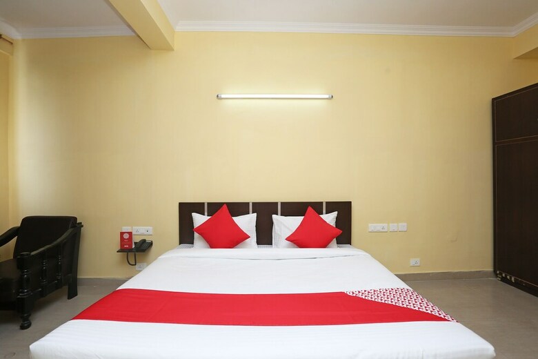 Oyo 29315 Kiwi Hotel & Spa