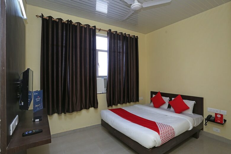 Oyo 29315 Kiwi Hotel & Spa