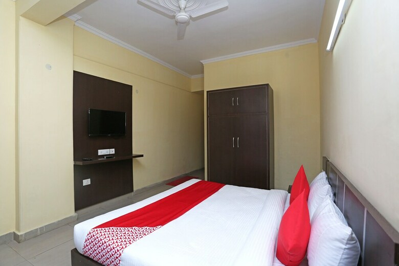 Oyo 29315 Kiwi Hotel & Spa