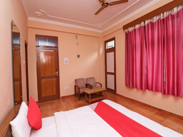 Hotel Oyo 30229 Blue Diamond