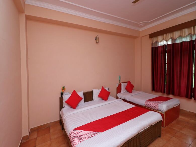 Hotel Oyo 30229 Blue Diamond