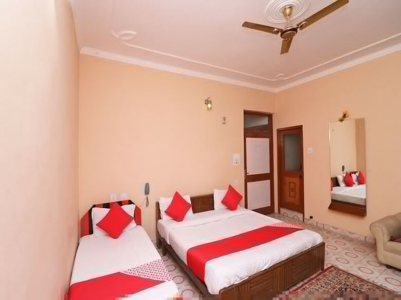 Hotel Oyo 30229 Blue Diamond