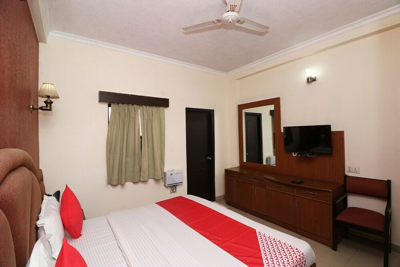 Hotel Oyo 24974 Bharat Resort