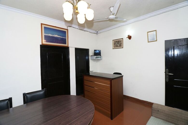 Hotel Oyo 24974 Bharat Resort