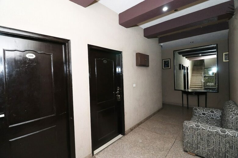 Hotel Oyo 24974 Bharat Resort