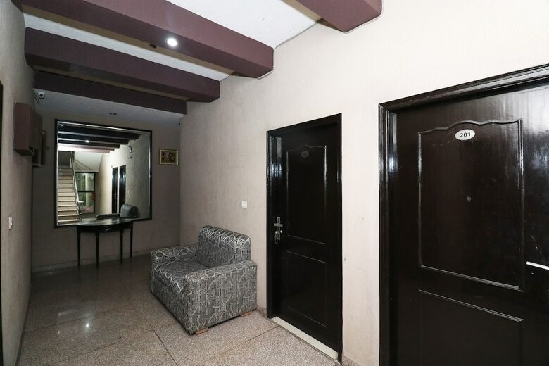 Hotel Oyo 24974 Bharat Resort