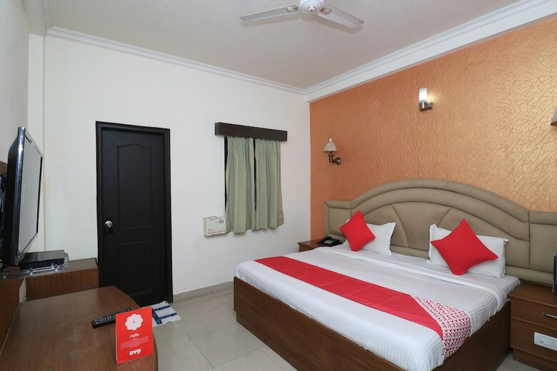 Hotel Oyo 24974 Bharat Resort