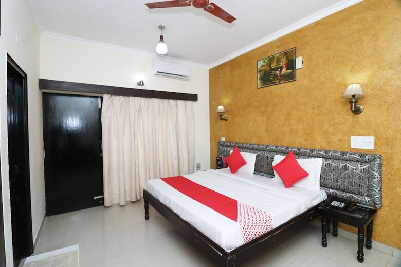 Hotel Oyo 24974 Bharat Resort