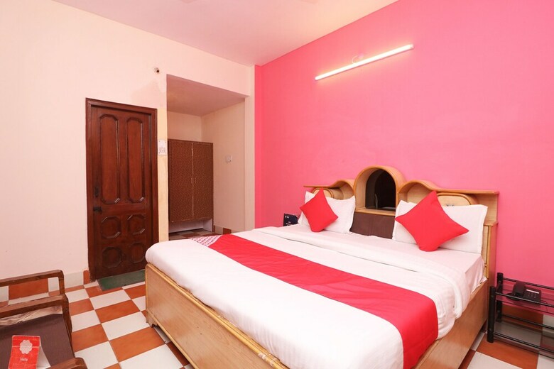 Hotel Oyo 24020 Megha Yatri Niwas