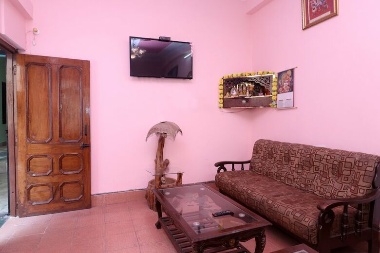 Hotel Oyo 24020 Megha Yatri Niwas