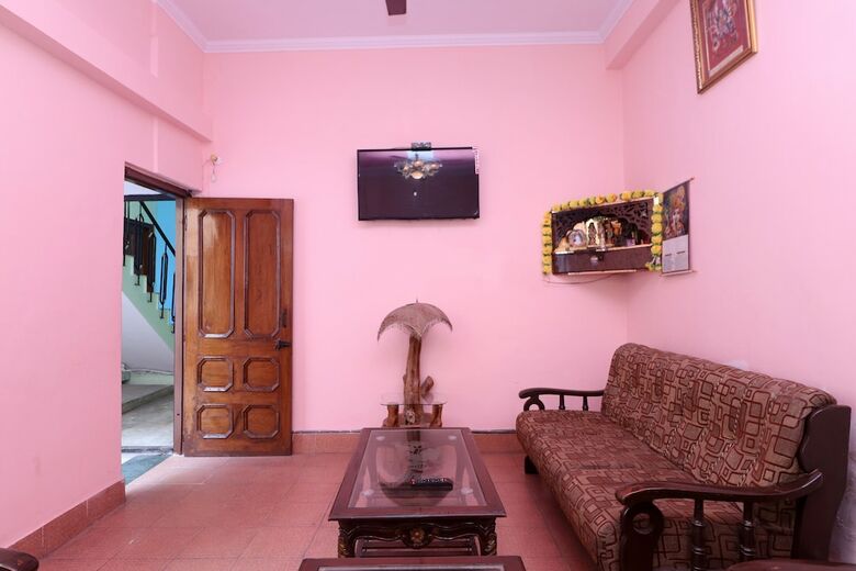 Hotel Oyo 24020 Megha Yatri Niwas