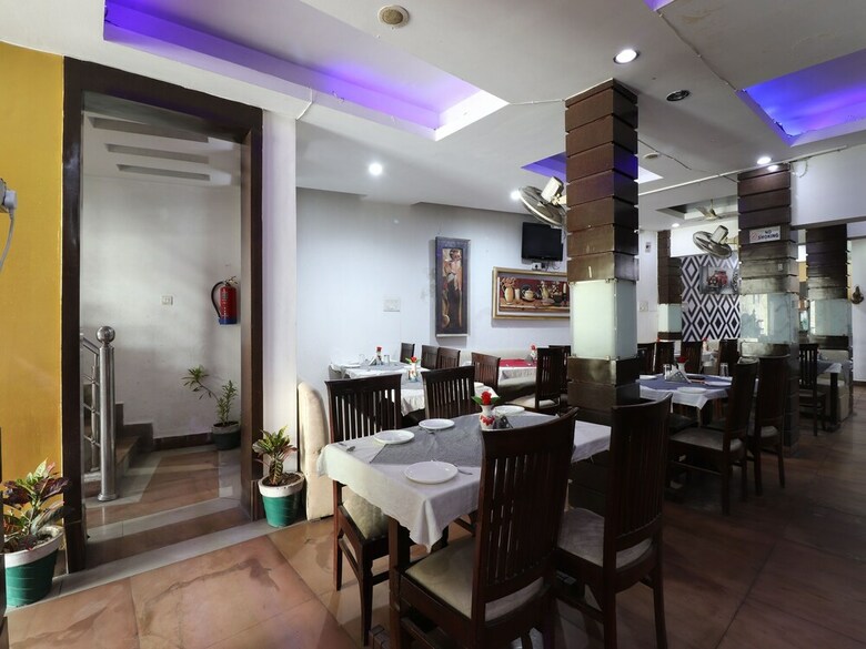 Oyo 35998 Hotel Paonta Valley