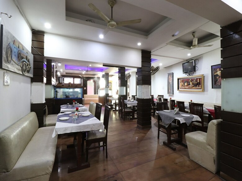 Oyo 35998 Hotel Paonta Valley