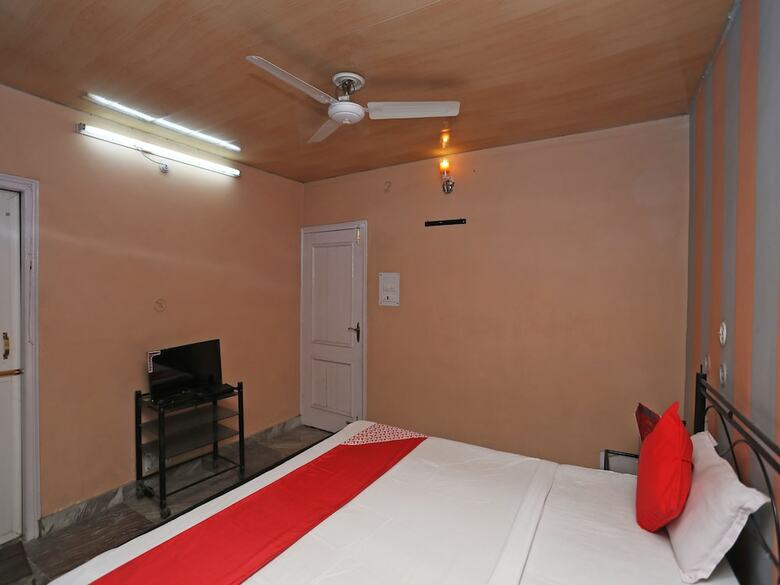 Oyo 37264 Hotel Chiranjeev