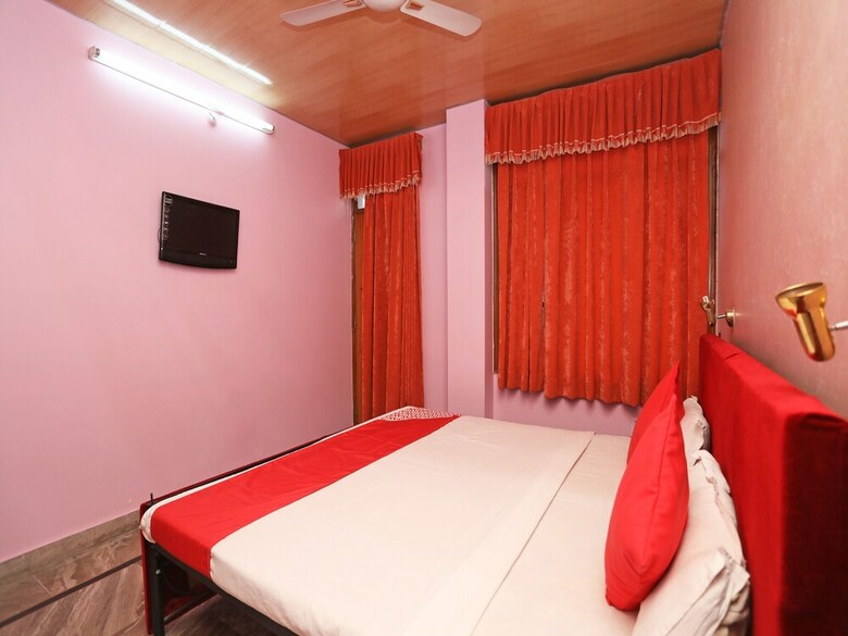 Oyo 37264 Hotel Chiranjeev