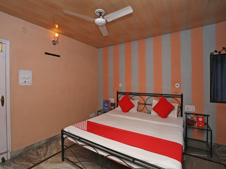 Oyo 37264 Hotel Chiranjeev