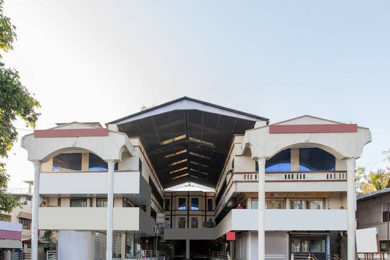 Oyo 24109 Hotel Santushti