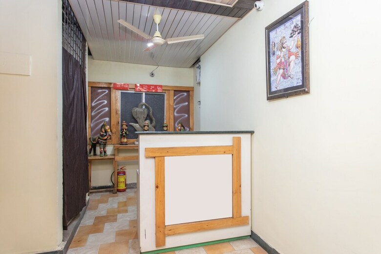 Oyo 24109 Hotel Santushti