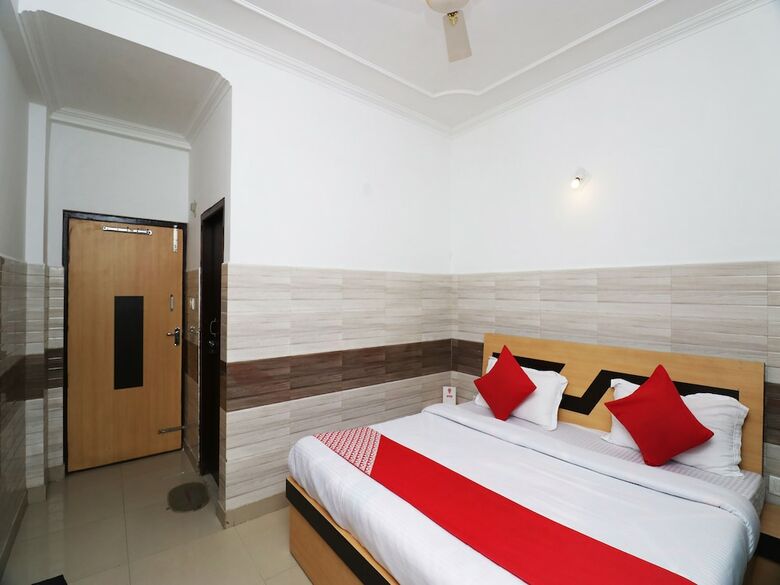 Hotel Oyo 18916 Shyam Residency