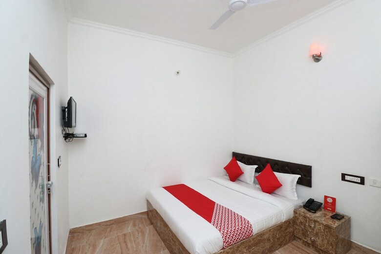 Oyo 36189 Dawat Hotel
