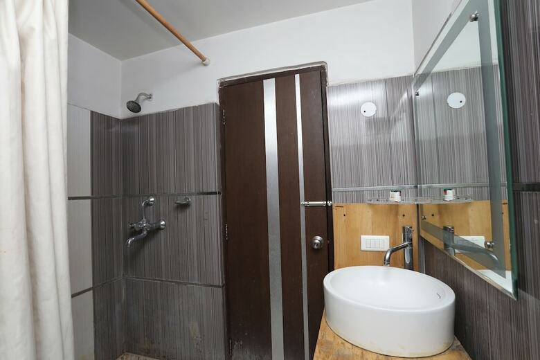 Capital O 30972 Hotel Centrum