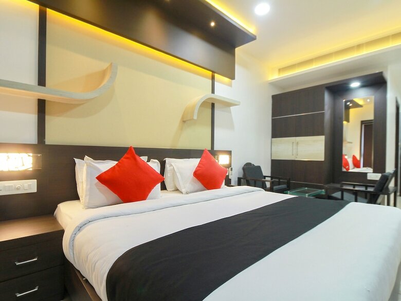 Hotel Capital O 29700 Le Moshe Inn