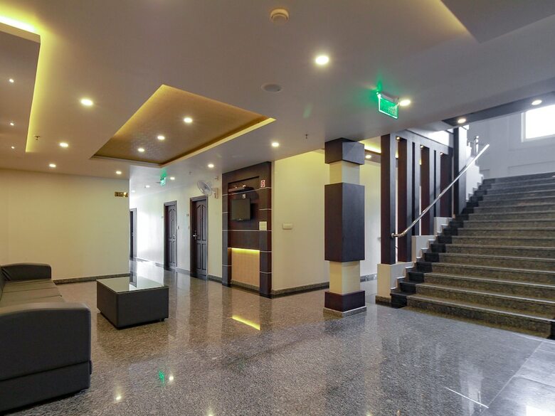 Hotel Capital O 29700 Le Moshe Inn