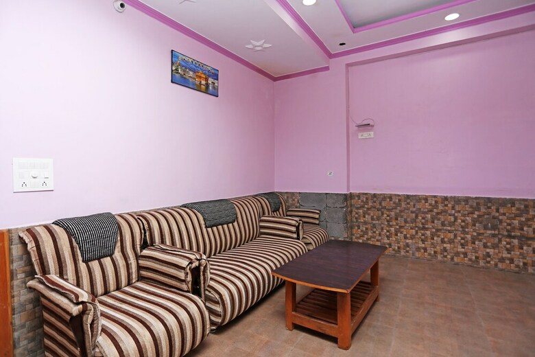 Oyo 19406 Hotel Janta Palace