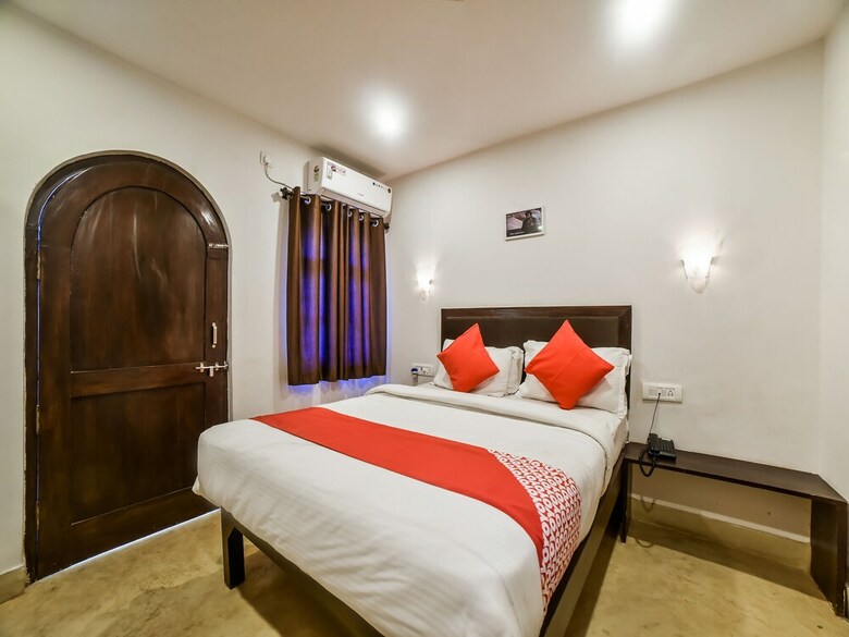 Hotel Oyo 30582 Lazy Holidays