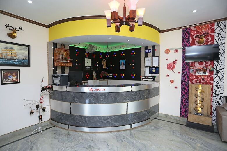 Hotel Oyo 33349 Budha Palace